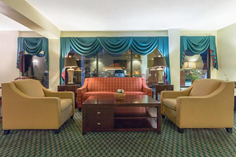 Super 8 By Wyndham Orangeburg Exterior foto